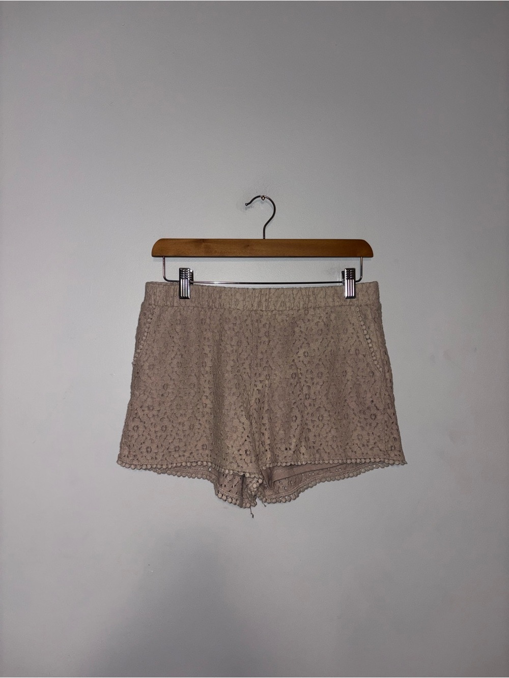 Streetwear Society • Cream Lace Shorts